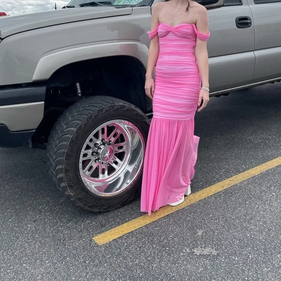 Norma Kamali Pink Walter Ruched Off‎ The Shoulder Fishtail Gown Size XS - Picture 2 of 16